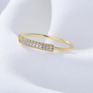 2023-luxury-simple-style-jewelry-ring-Anniversary-Bands-Broken-diamonds-twine-Ring-4.webp
