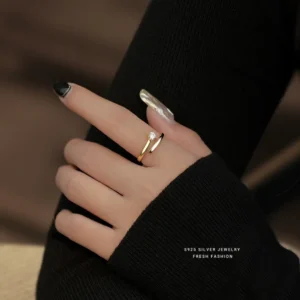925-Sterling-Silver-Four-Claws-Zircon-Geometric-Line-Ring-For-Women-Exquisite-Temperament-Party-Jewelry-1.webp