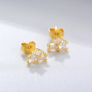 Fulsun-New-Arrival-Delicate-Jewelry-Irregular-Shaped-Cubic-Zirconia-Double-Claws-Baguette-Stud-Earring-1.webp