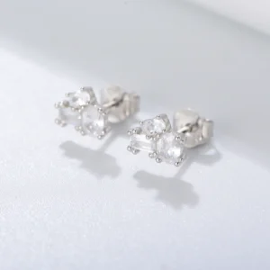 Fulsun-New-Arrival-Delicate-Jewelry-Irregular-Shaped-Cubic-Zirconia-Double-Claws-Baguette-Stud-Earring-3.webp