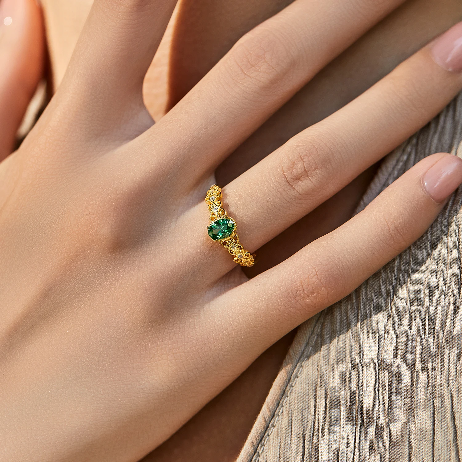 MODIAN-Gold-Color-Lace-Pattern-Rings-925-Sterling-Silver-Vintage-Oval-Green-CZ-Finger-Rings-For-1.webp