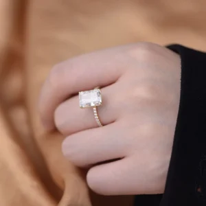 Manufacturer-Latest-wholesale-14K-Gold-Plated-silver-ring-925-Sterling-jewelry-Ice-Zircon-Wedding-Engagement-rings-1.webp
