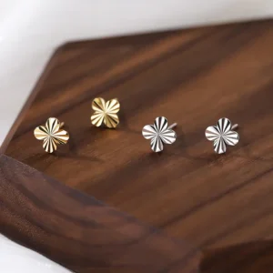 SOFTPIG-Real-925-Sterling-Silver-Clover-Mini-Stud-Earrings-for-Women-Plant-Fine-Jewelry-Light-Luxury-3.webp