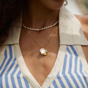 artistic-daily-wear-baroque-pearl-necklaces.jpg