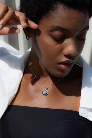 natural-pearl-necklace-chic-office-to-evening-wear.jpg