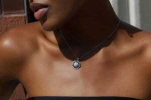 natural-pearl-sterling-silver-necklace-chic-office-to-evening-wear.jpg