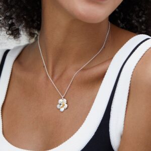spark-flower-daily-elegance-blue-topaz-necklaces.jpg